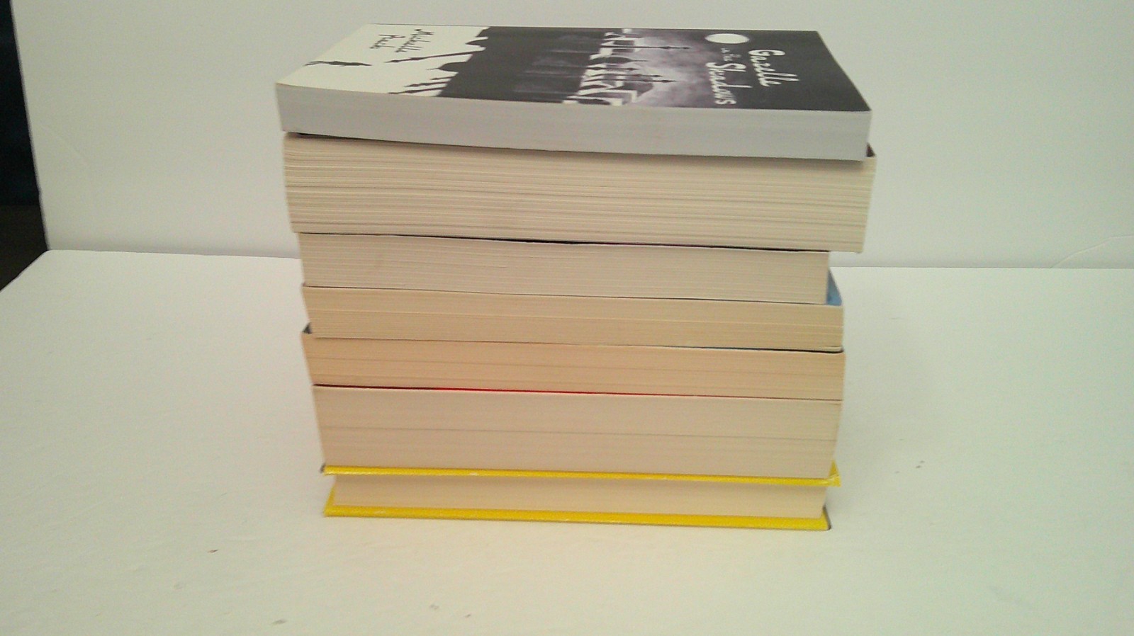 Lot of 7 Hardcover and Softcover Crime/Mystery Books Random Mix