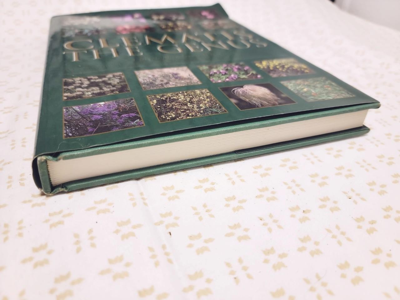 CLEMATIS THE GENUS, 2000, Christoper Grey-Wilson Timber Press Publishing FF9.12