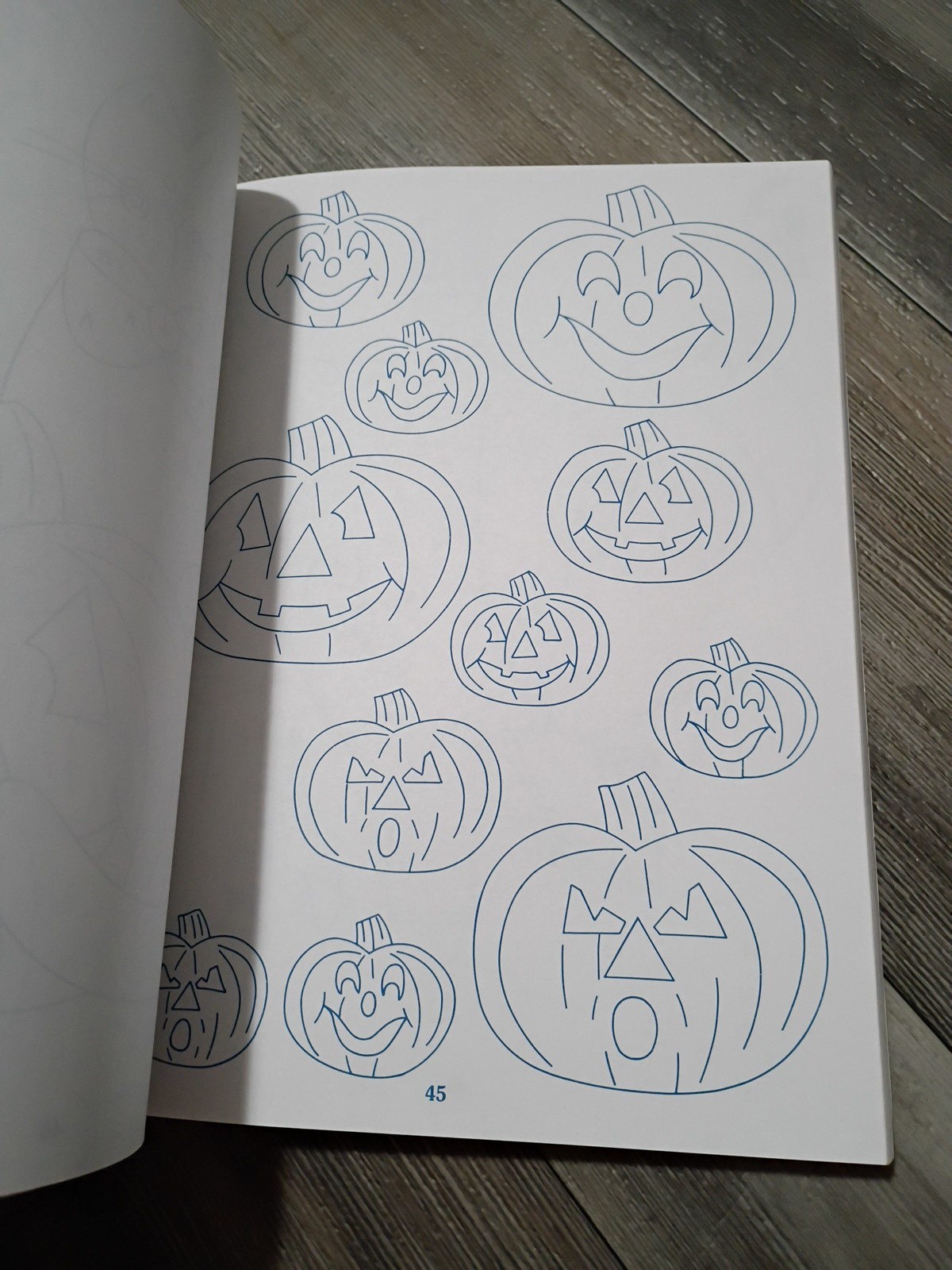 Vintage 1994 Y2K Lot Of 2 Books 100’s Of Iron-on Transfers Halloween Christmas