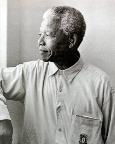 Mandela: An Illustrated Autobiography – Hardcover By Mandela, Nelson – GOOD