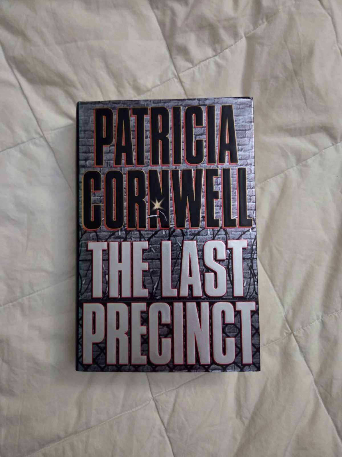 The Last Precinct by Patricia Cornwell – 2000 Hardcover – GOOD CONDITION