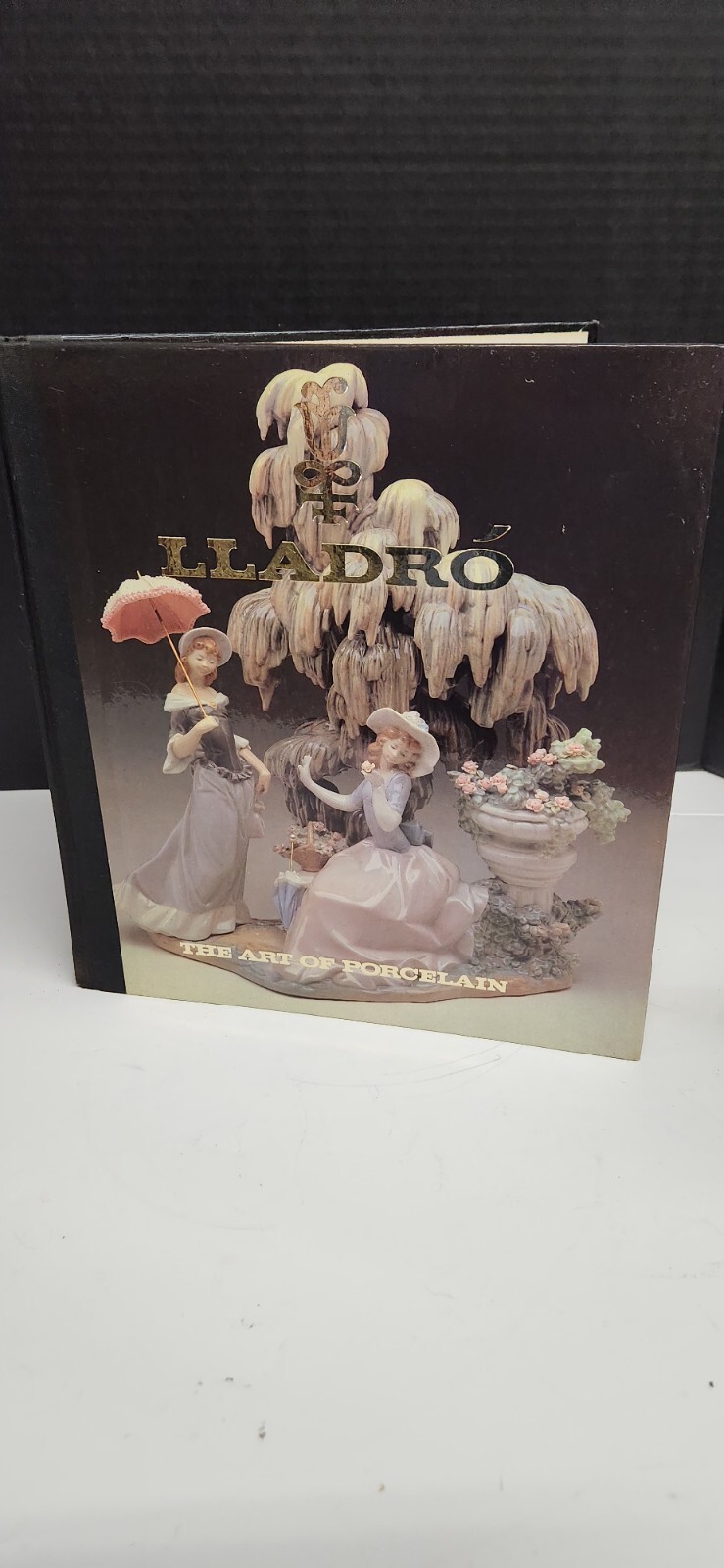 Lladro The Art Of Porcelain Book Salvat Editores Hardcover Full Color Collector