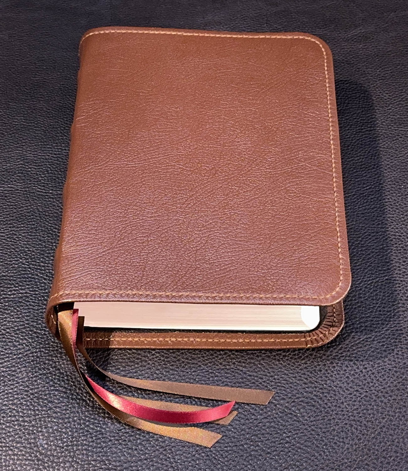 Student Study Bible, Pebbled Brown Goatskin Leather, Black Liner, 4 Ribbons