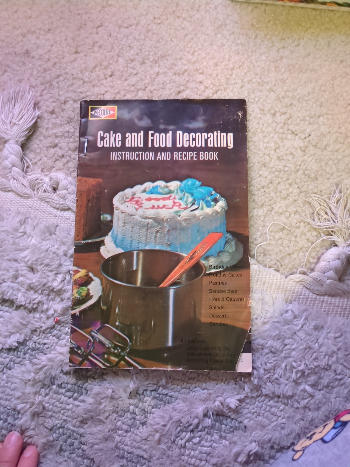 Vtg Wecolite Cake and Food Decorating Instruction Recipe Book Wilton 16 Pages