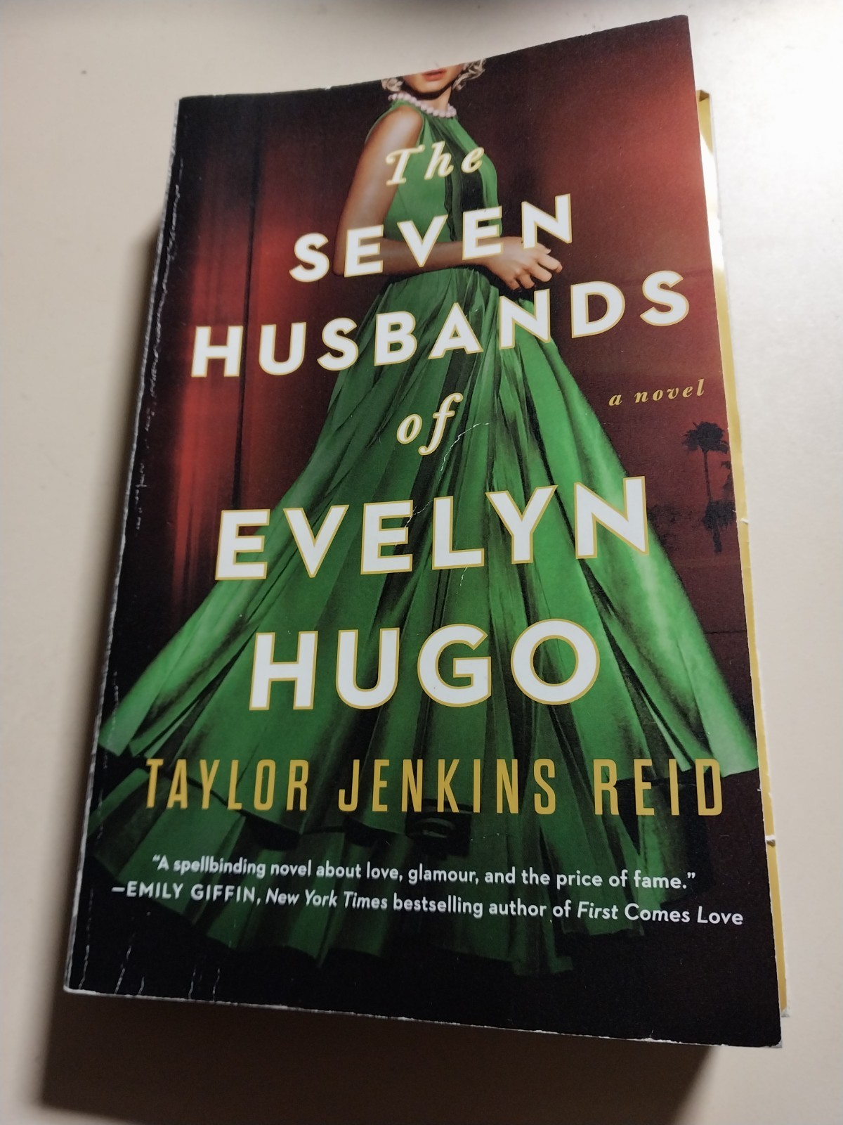 the seven husbands of evelyn hugo by taylor jenkins reid (paperback book)