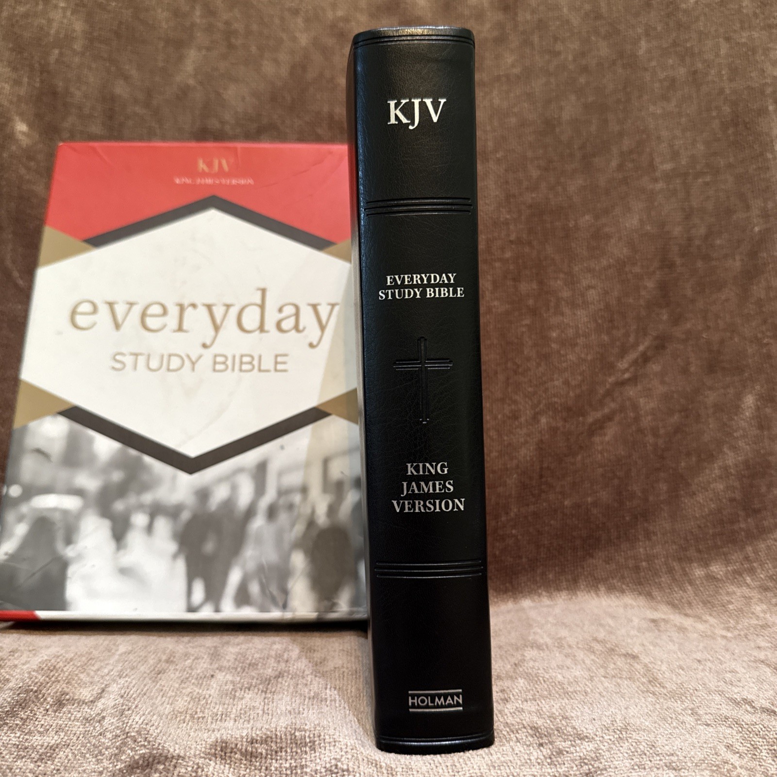 KJV Everyday Study Bible, Black LeatherTouch – Holman Bible Publishers