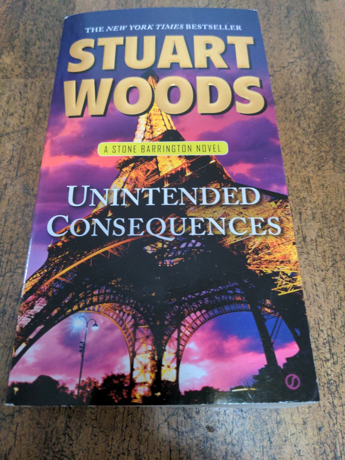 Unintended Consequences by Stuart Woods Large Print Book Savew/Combined Shipping