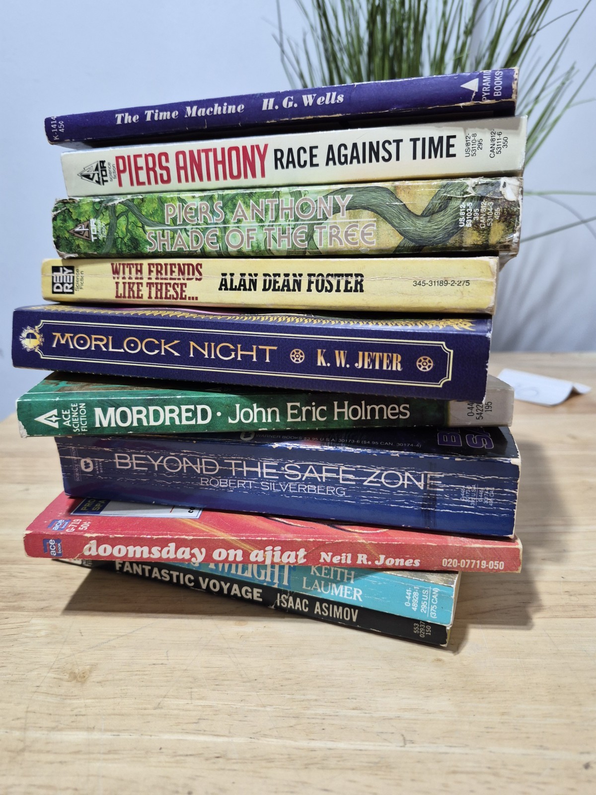 Lot Of 10 Sci Fi Paperback Books TITLES SEEN