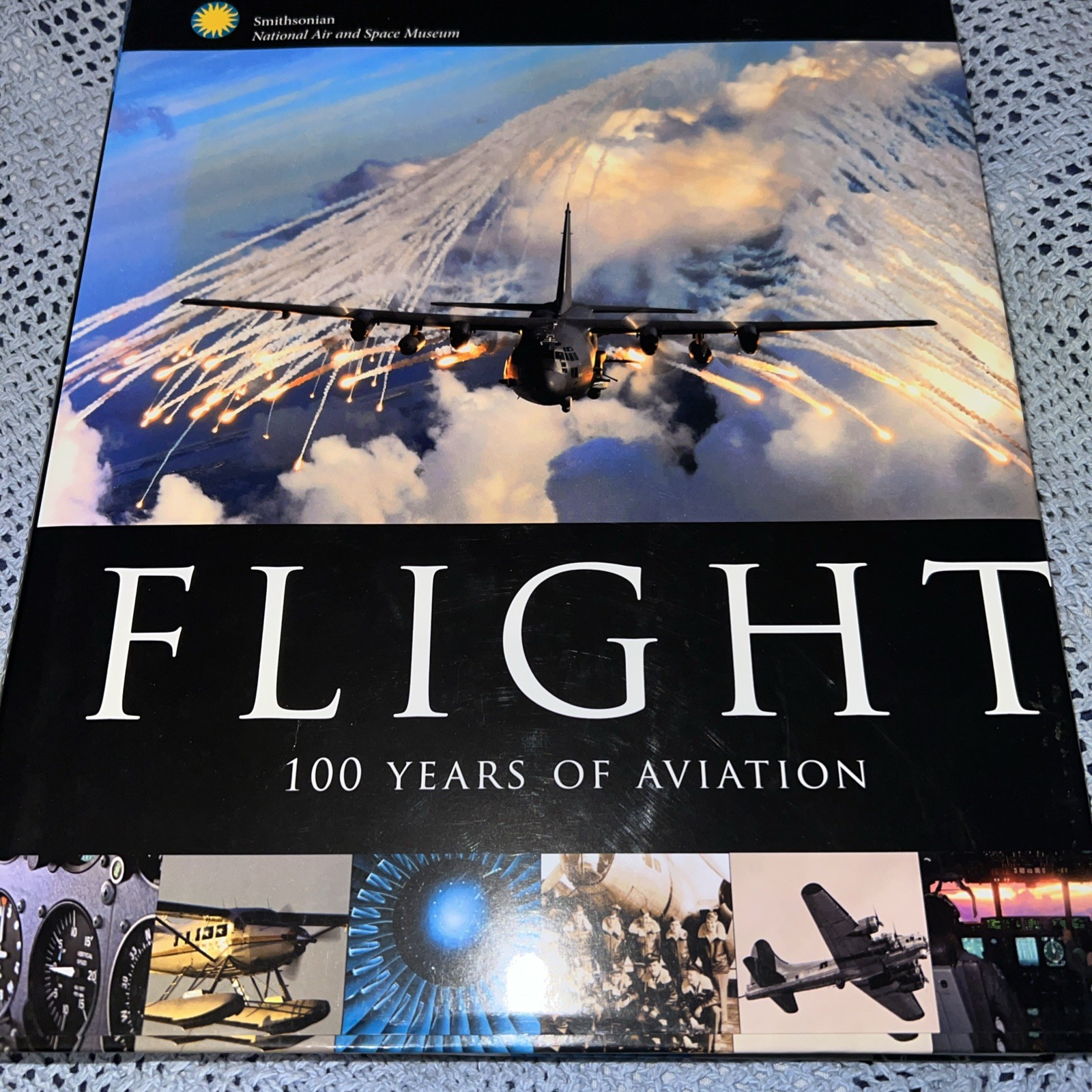 Flight 100 Years of Aviation 2009 Hardcover by R. G. Grant 440 color pages