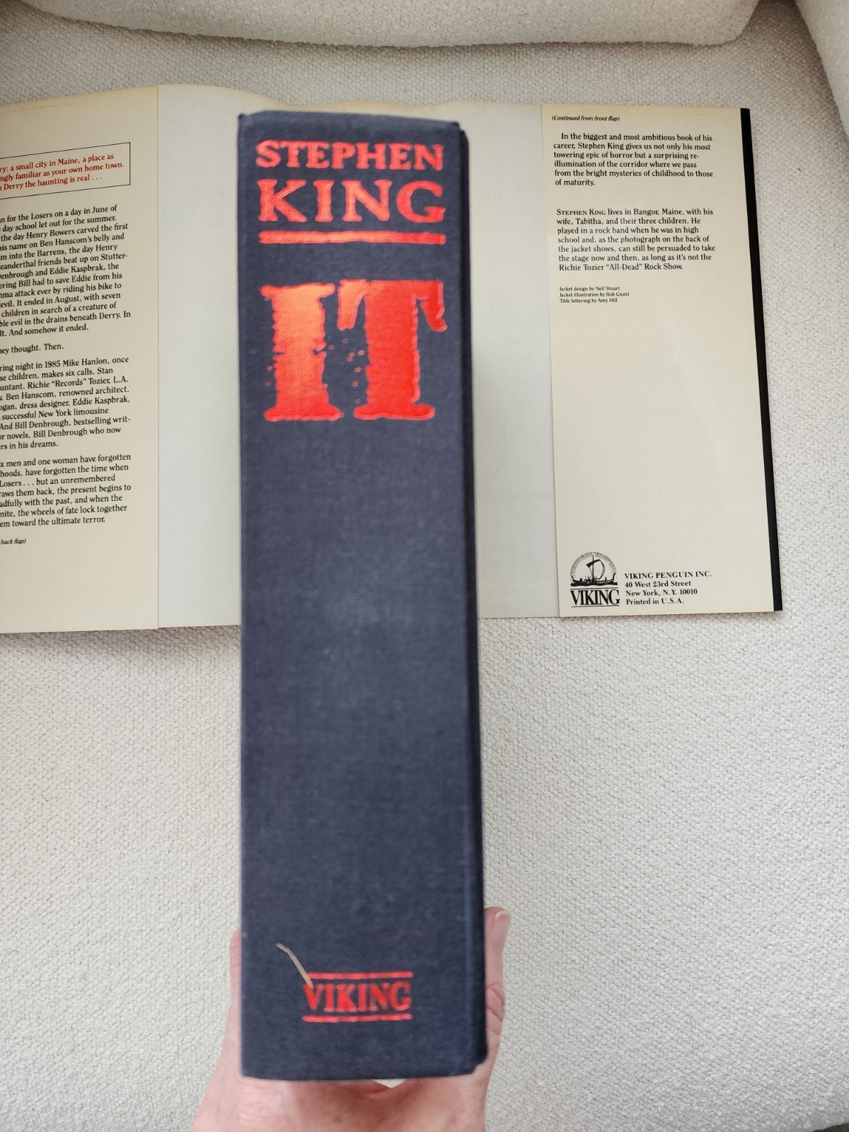 Stephen King- “It” Hardcover Book 1986 Viking Penguin Group *Read Description*