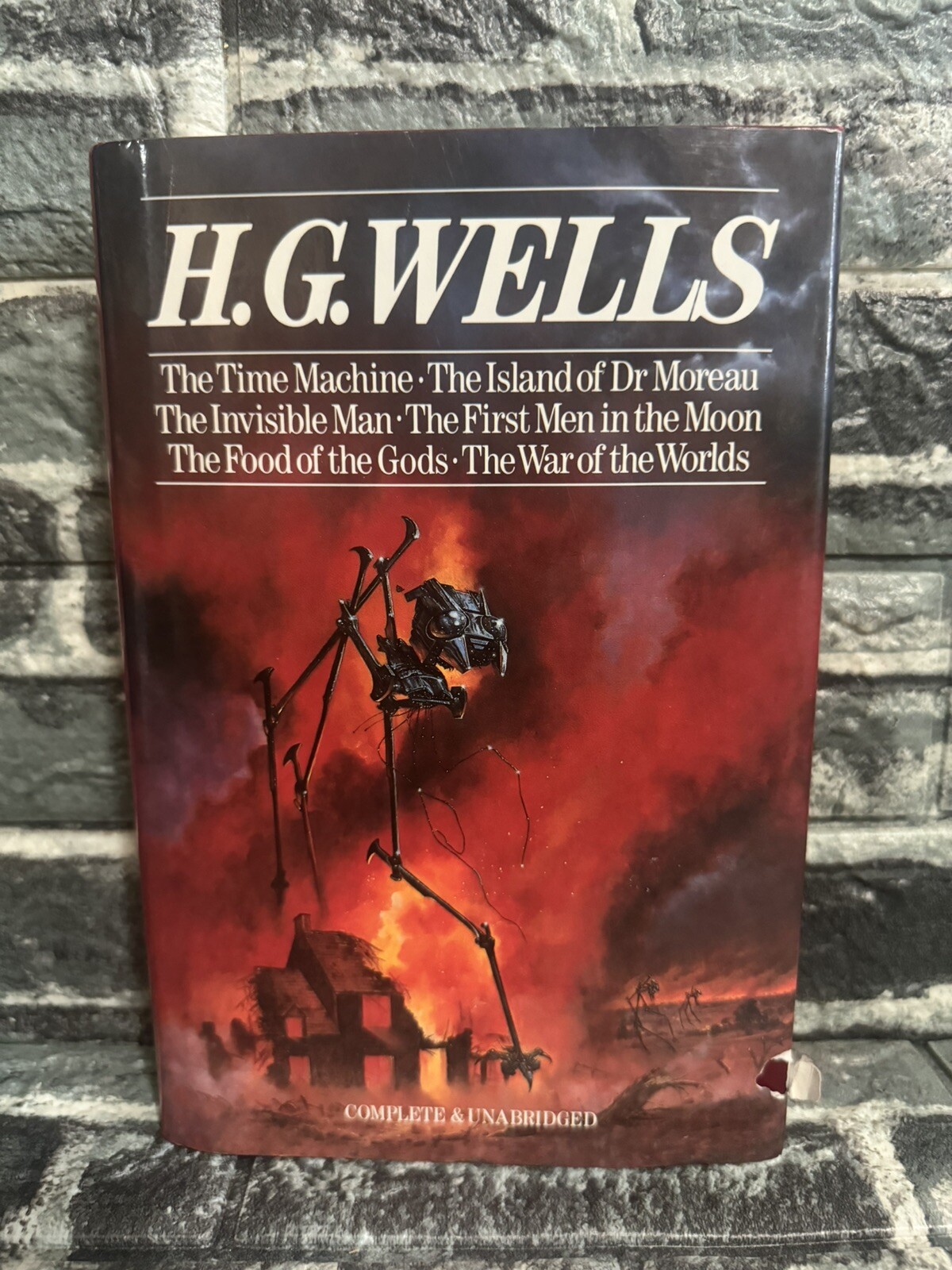 H. G. Wells Six Classic Stories Hardcover Complete & Unabridged Octopus Books