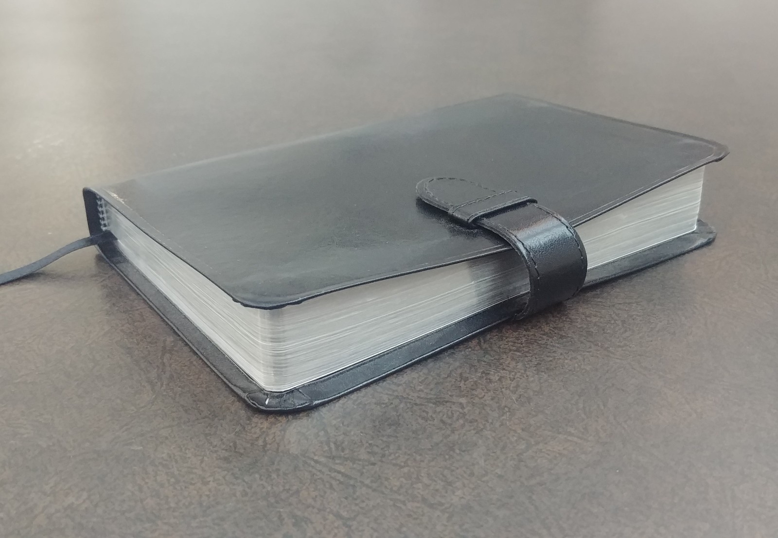 Premium Bonded Leather NIV Compact Thinline Bible Black – Red Letter – Ribbon