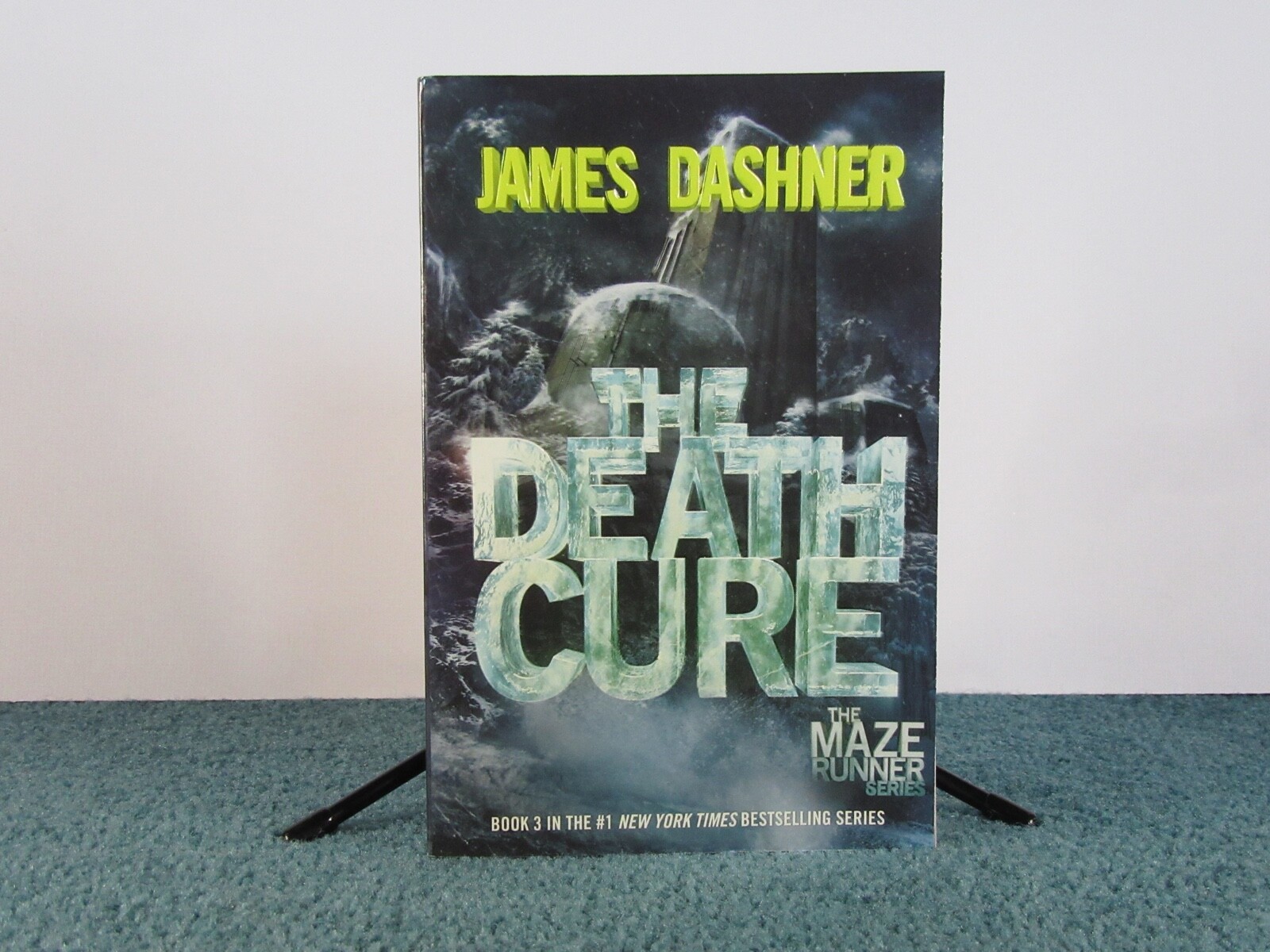 The Maze Runner Ser.: The Death Cure by James Dashner (2013, Trade Paperback)