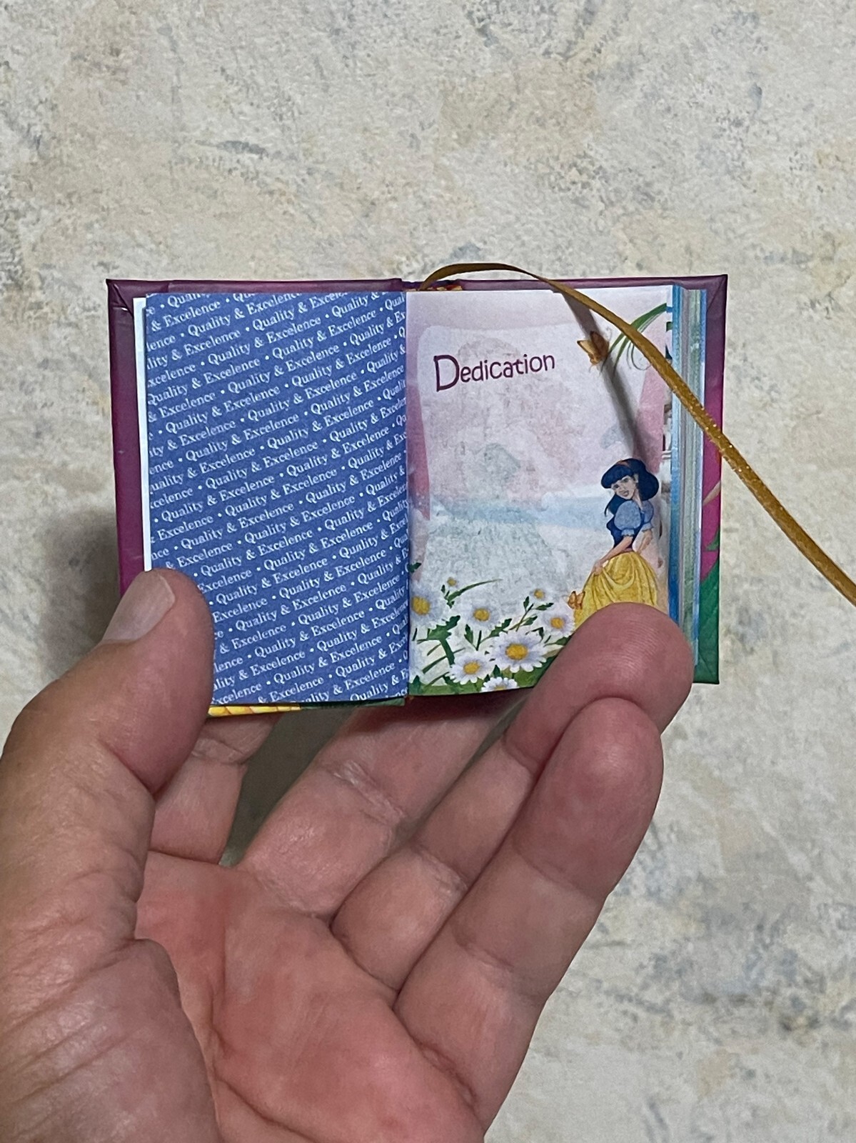 Princesses miniature book readable 440 pages hardcover full color w/golden stand