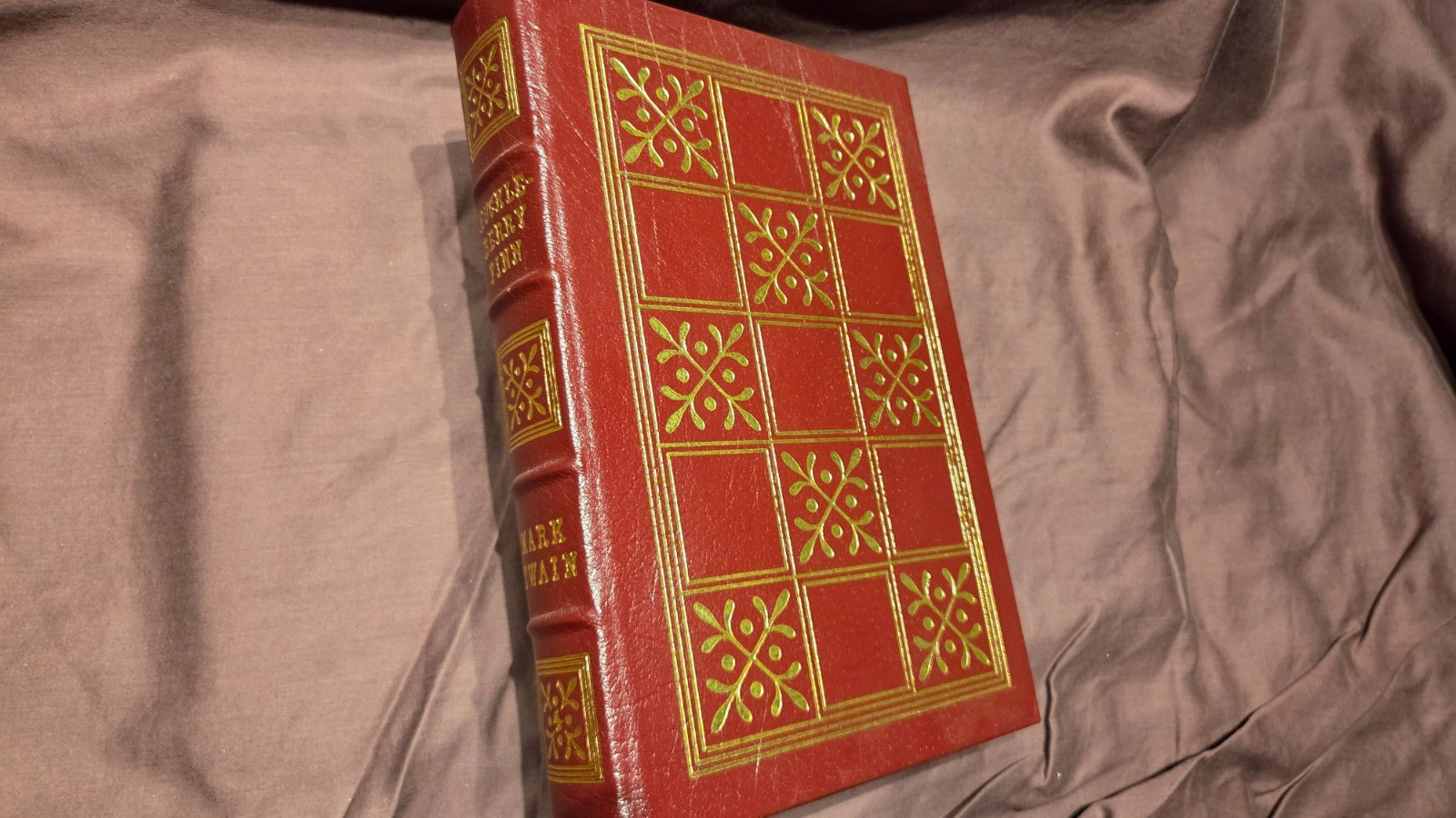 HUCKLEBERRY FINN -MARK TWAIN, Easton Press, leatherbound, 100 greatest, EX cond.