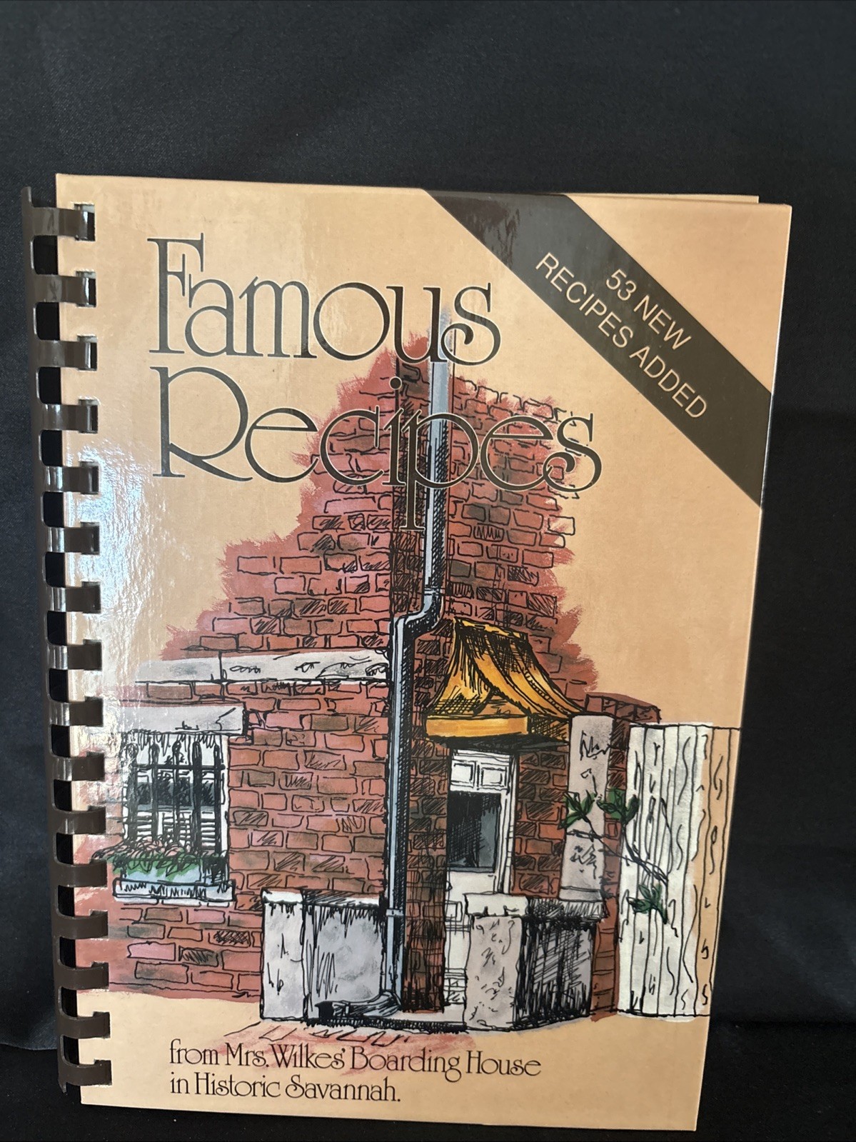 1995 SAVANNAH, GA, MRS. WILKES BOARDING HOUSE FAMOUS RECIPES COOKBOOK 106 PAGES