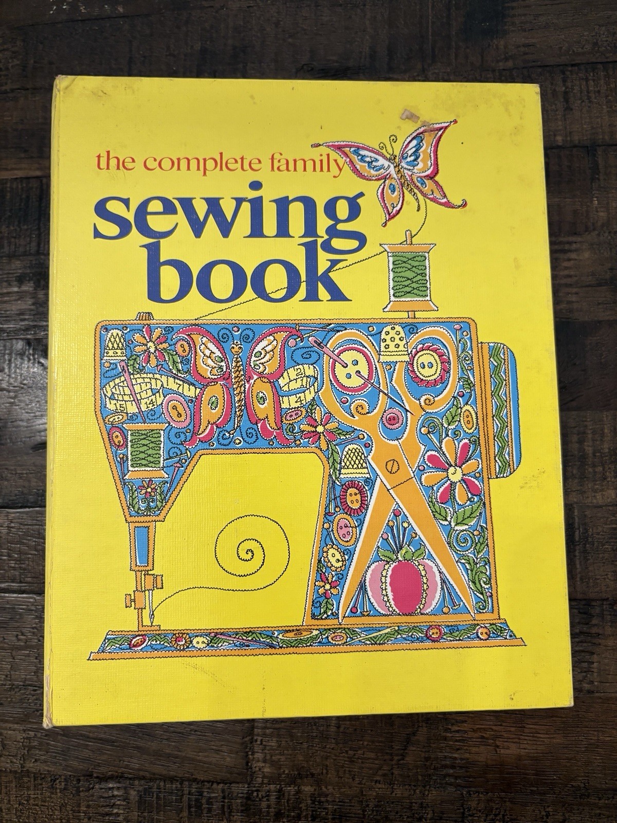 Vintage The Complete Family Sewing Book 3-Ring Binder – 1972 Curtin Publications