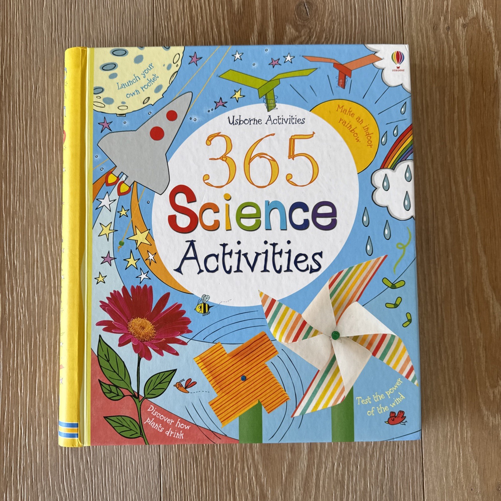 Usborne 365 Science Activities – Like New