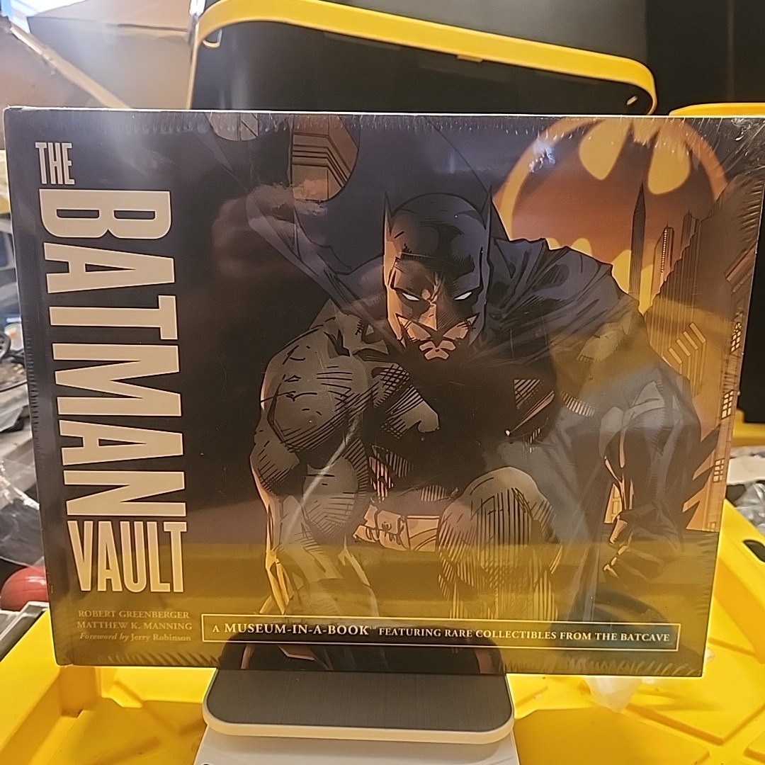 NEW Batman Vault: A Museum-In-A-Book with Rare Collectibles from the Batcave