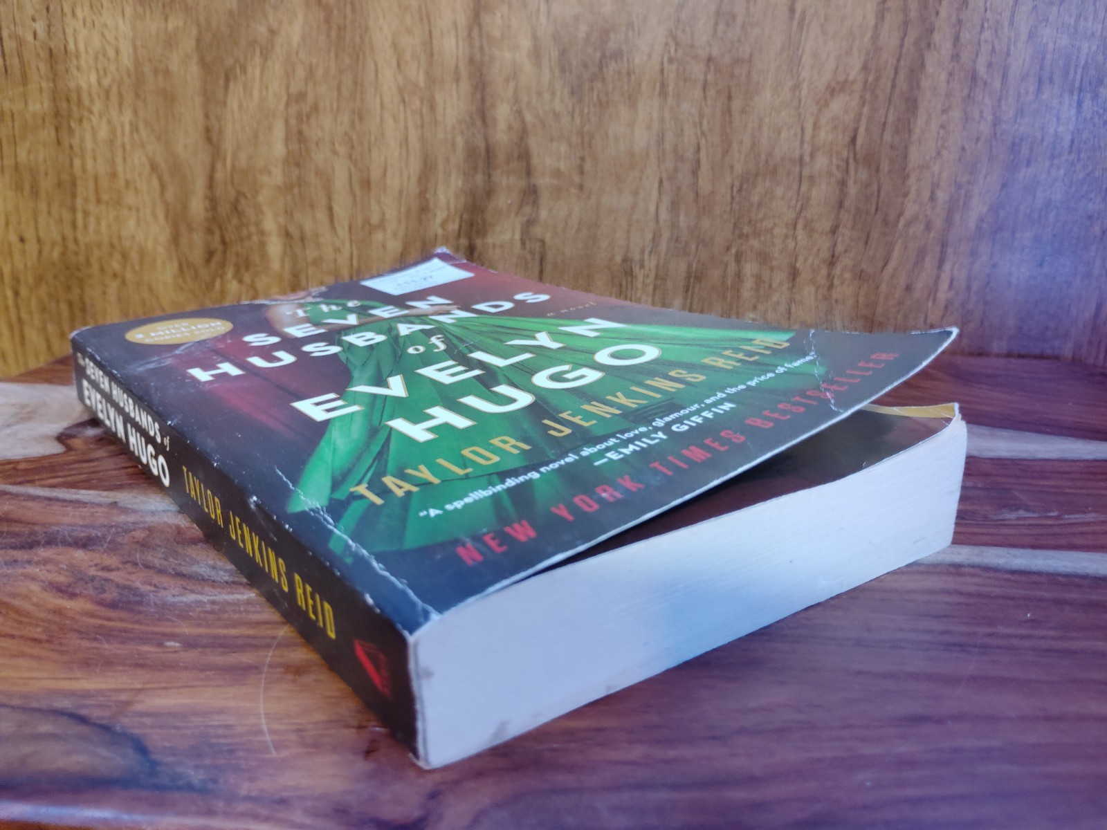 The Seven Husbands of Evelyn Hugo Taylor Jenkins Reid Paperback NYT Bestseller