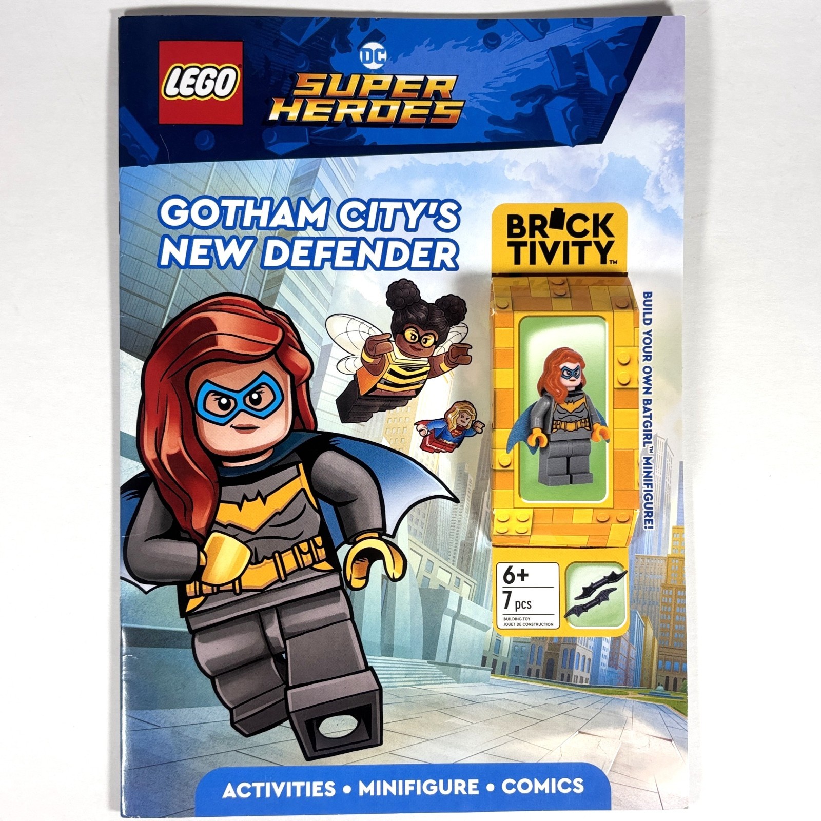 LEGO DC Super Heroes Gotham City’s New Defender Batgirl Minifigure Book