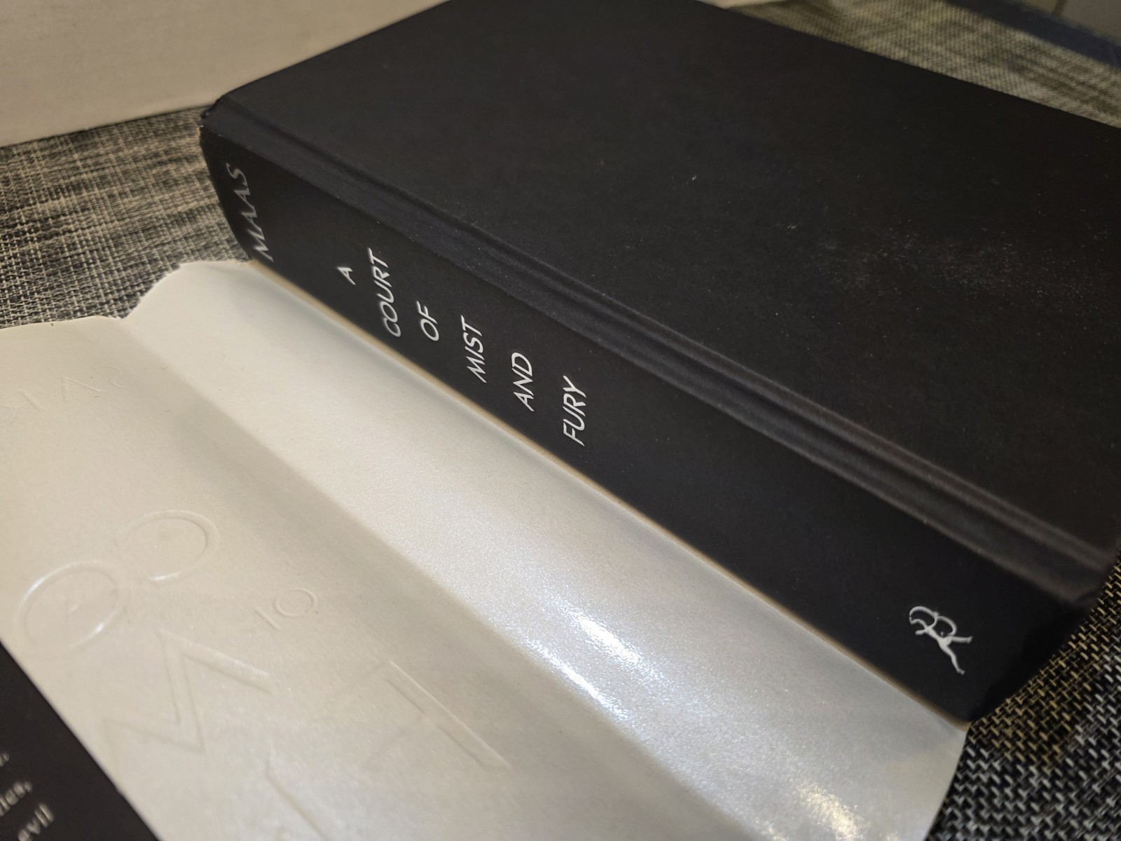 A Court of Mist and Fury (A Court of Thorns and Roses, 2) by Maas