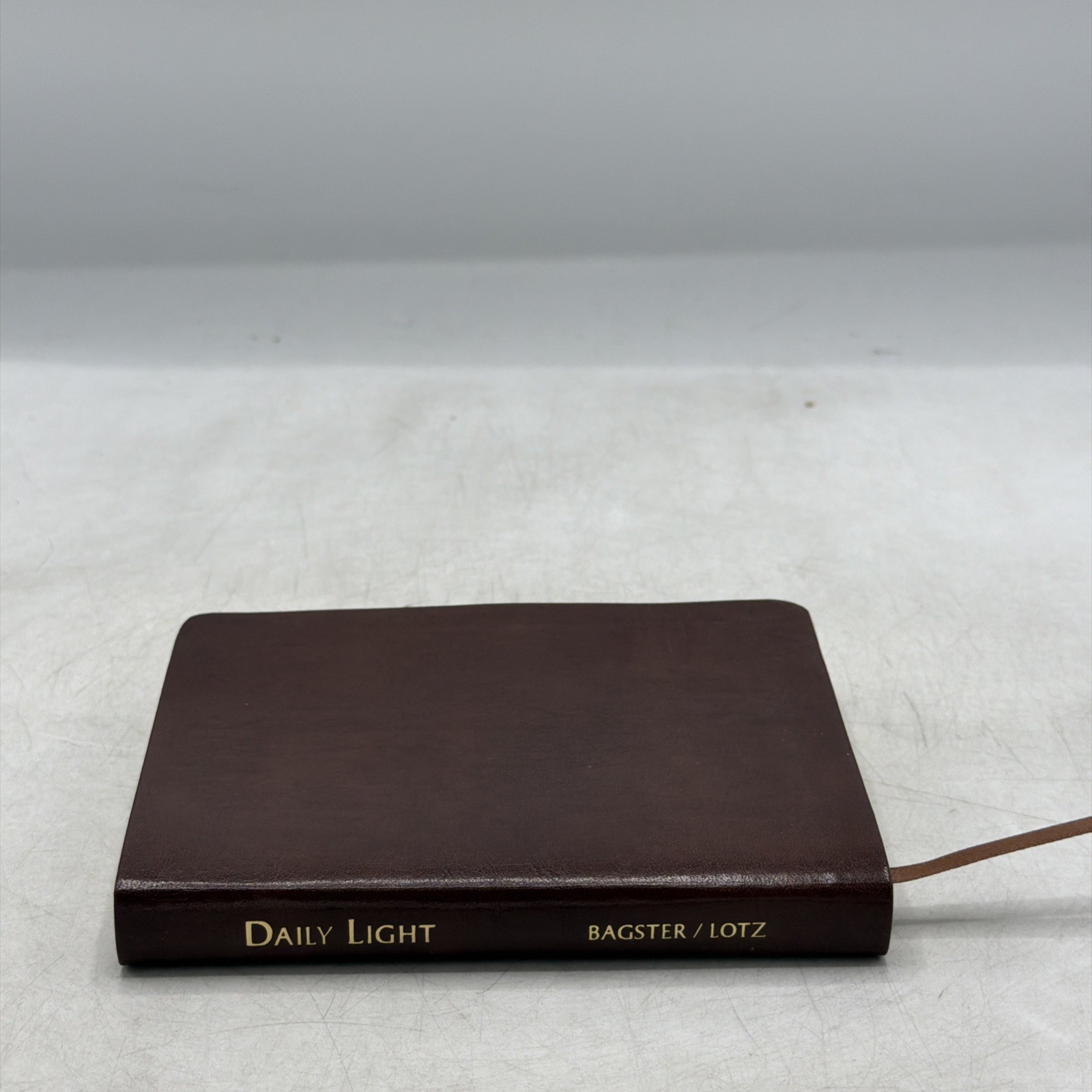 Daily Light – Tan (Leather / Fine Binding)