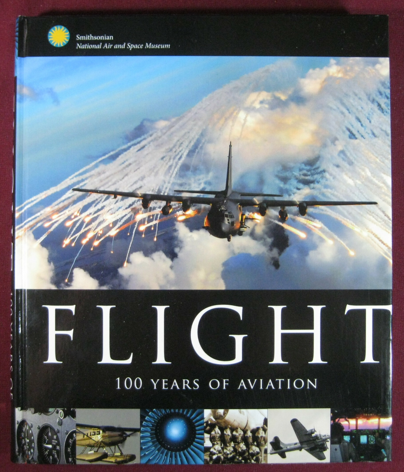 FLIGHT: 100 Years of Aviation, Smithsonian Museum, 2009 Covent, 440 Pages, EH1