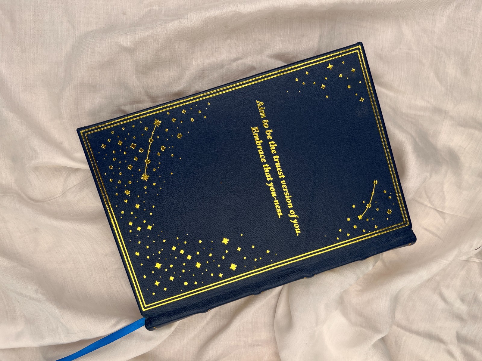 The Midnight Library [PREMIUM LEATHER BOUND]