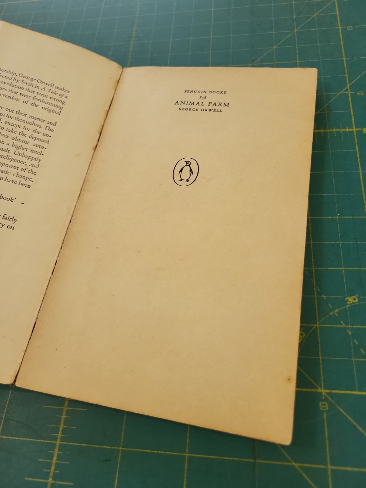 Animal Farm George Orwell Penguin Books Paperback 1960 Unabridged Vintage