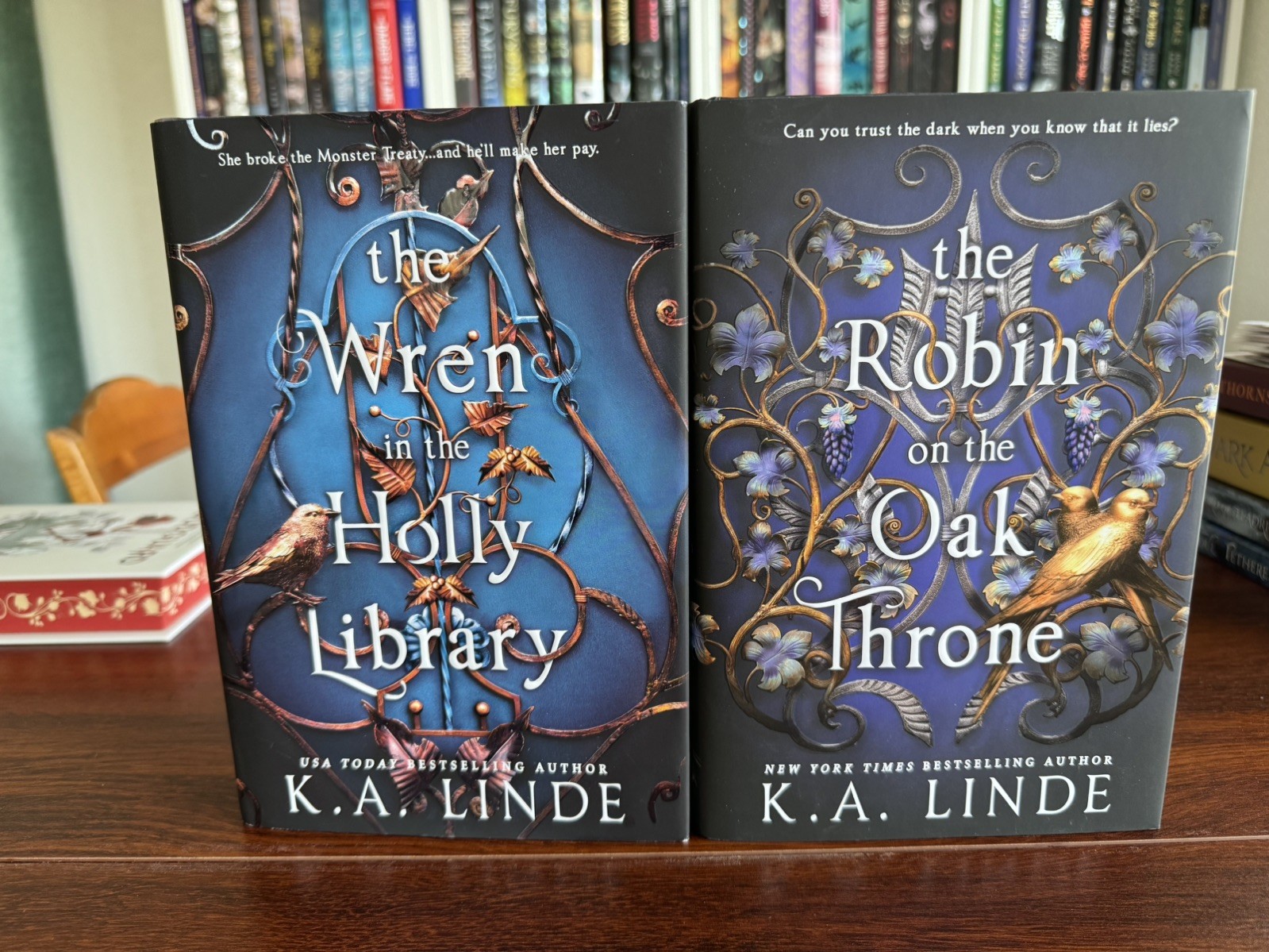 The Wren in the Holly Library & the Robin on the Oak Throne Deluxe Sprayed Edges