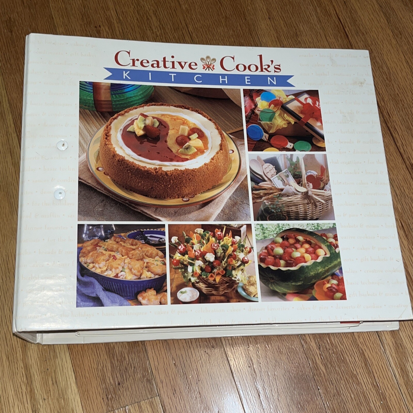 Vintage CREATIVE COOK’S KITCHEN 3 ring binder recipes. Cookbook. Hardback.