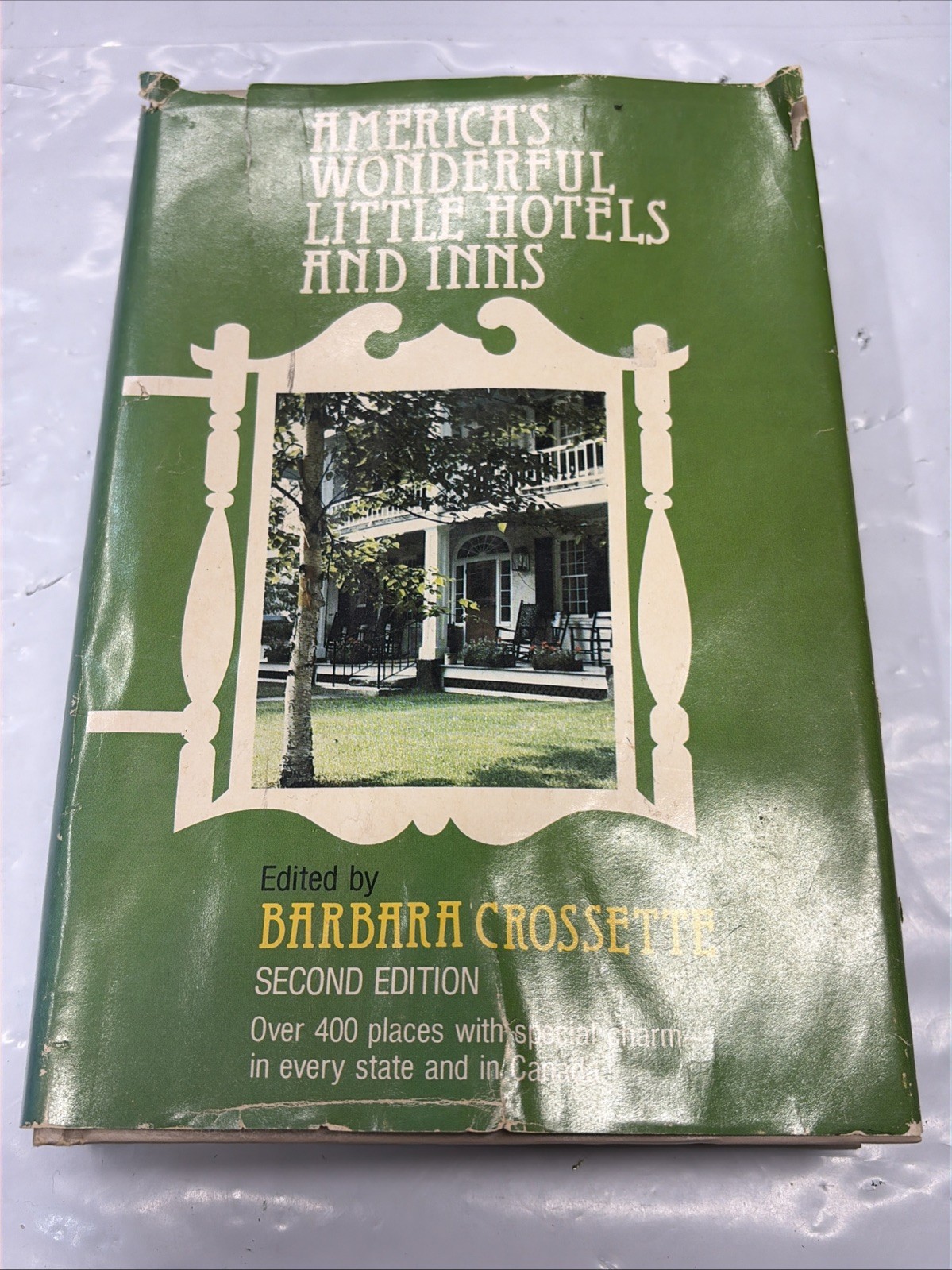 America’s Wonderful Little Hotels and Inns Hardcover Barbara Crossette 1980 DJ