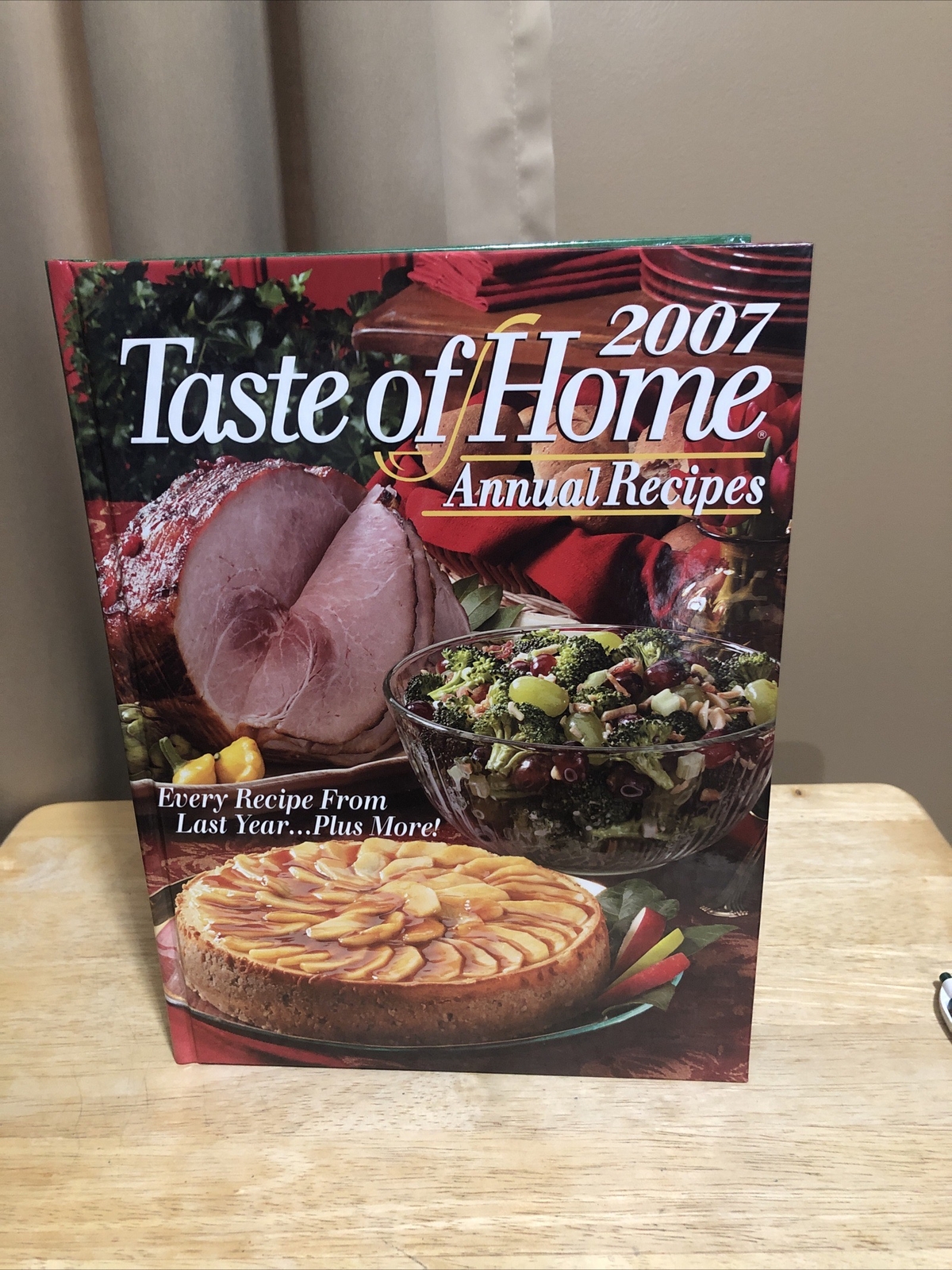 Taste of Home Recipes 2007 – Hardcover By Michelle Bretl – GOOD