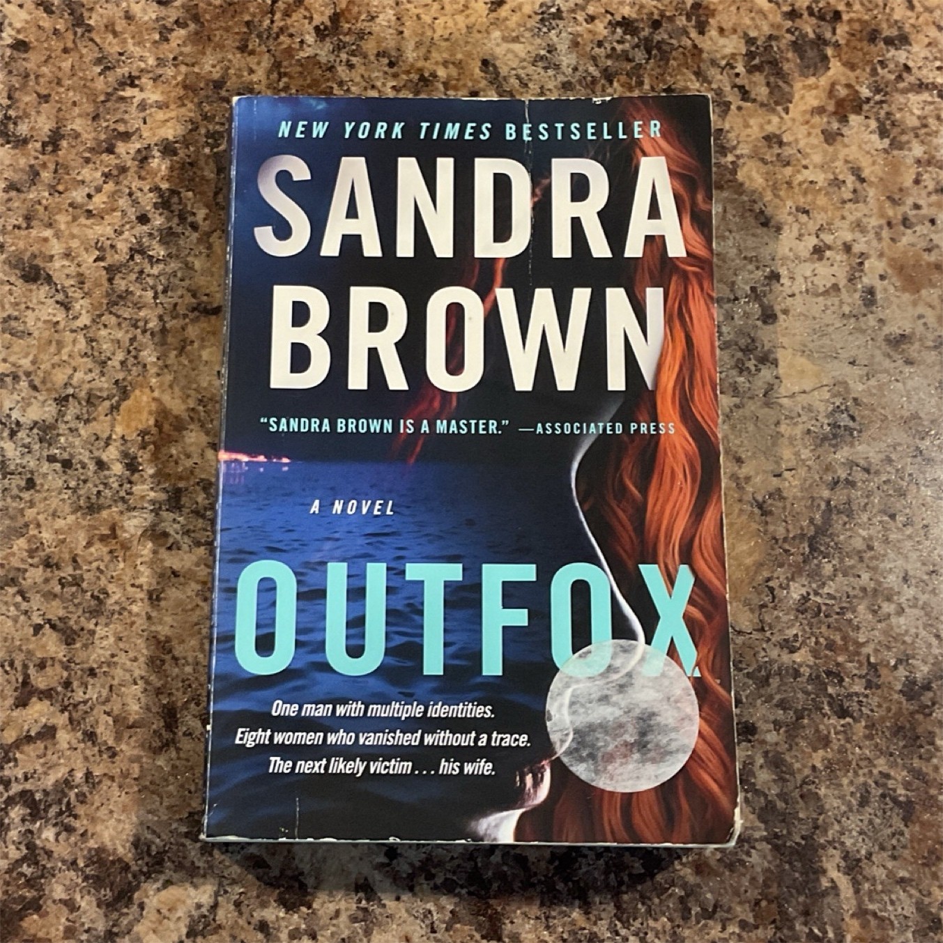 Sandra Brown Outfox Paperback Thriller Novel Grand Central Publishing 2019