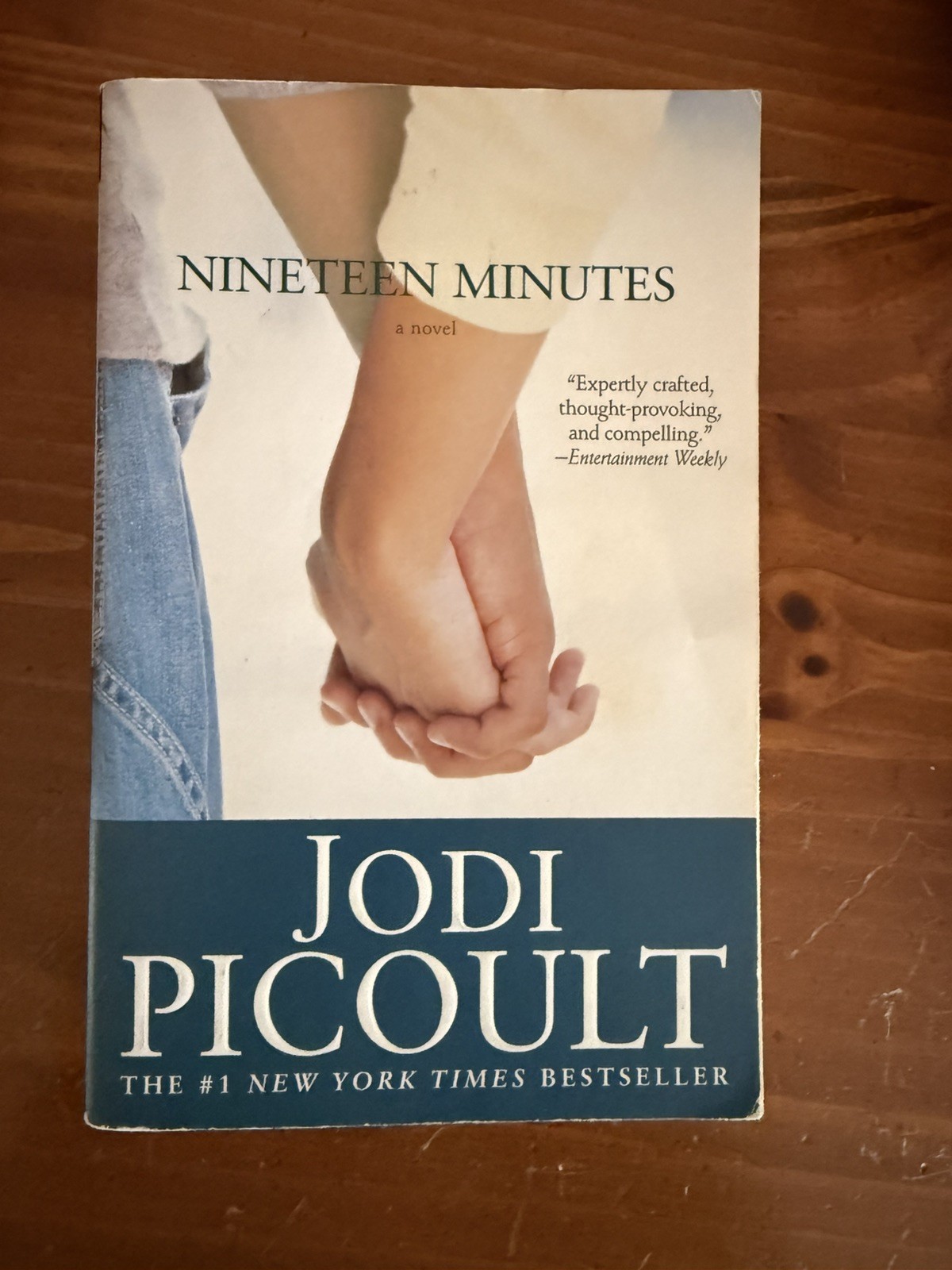 Lot of 6 Jodi Picoult Paperback Books