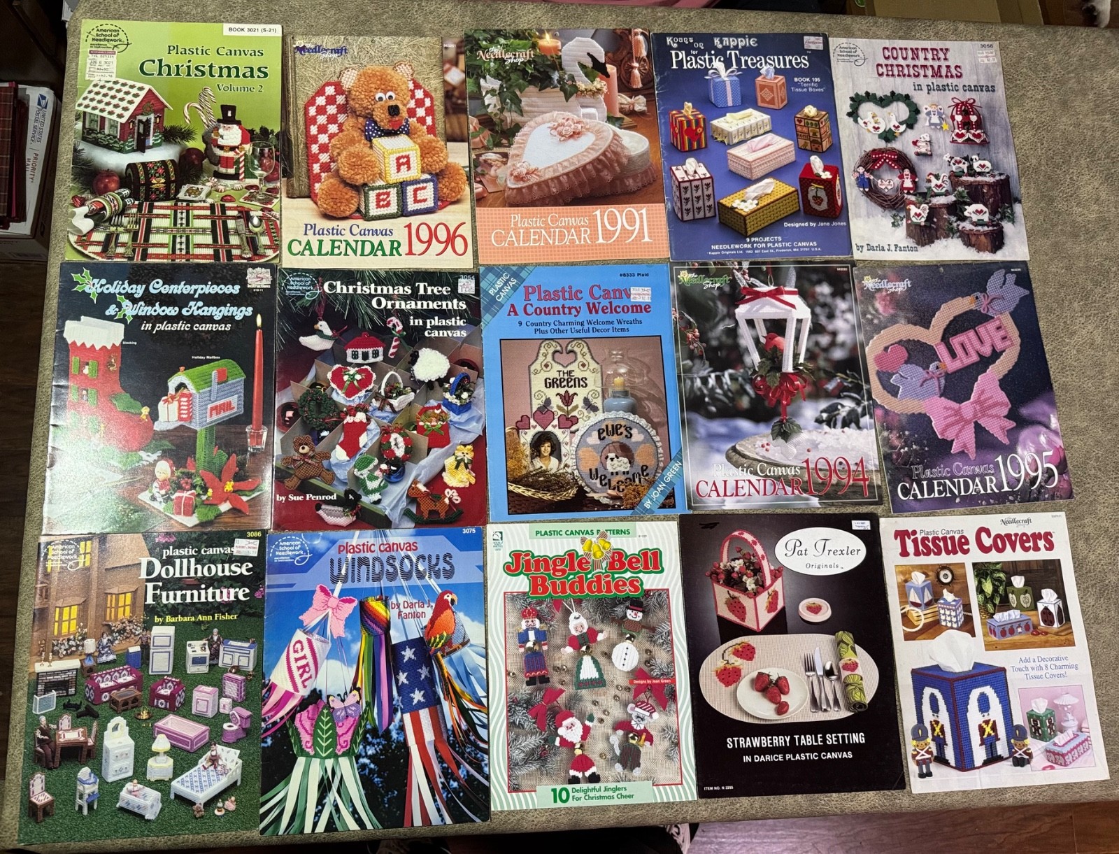 PLASTIC CANVAS pattern books calendars home decor holiday lot 26 softcover