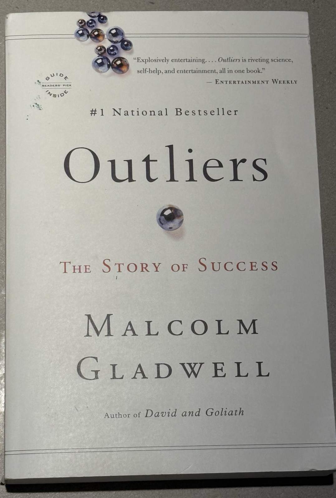 Malcolm Gladwell Outliers: The Story of Success Trade Paperback 2011