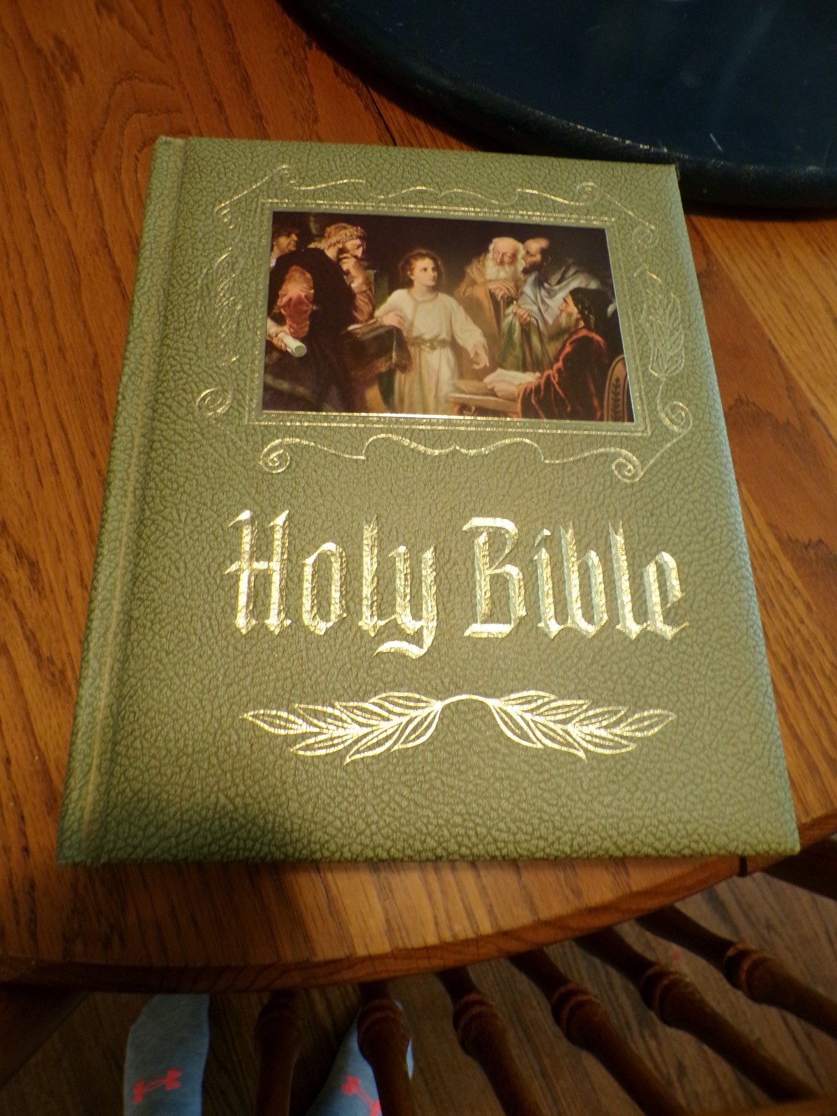 Vintage 1964 Heirloom Holy Family Bible KJV Red Letter Pictorial Reference