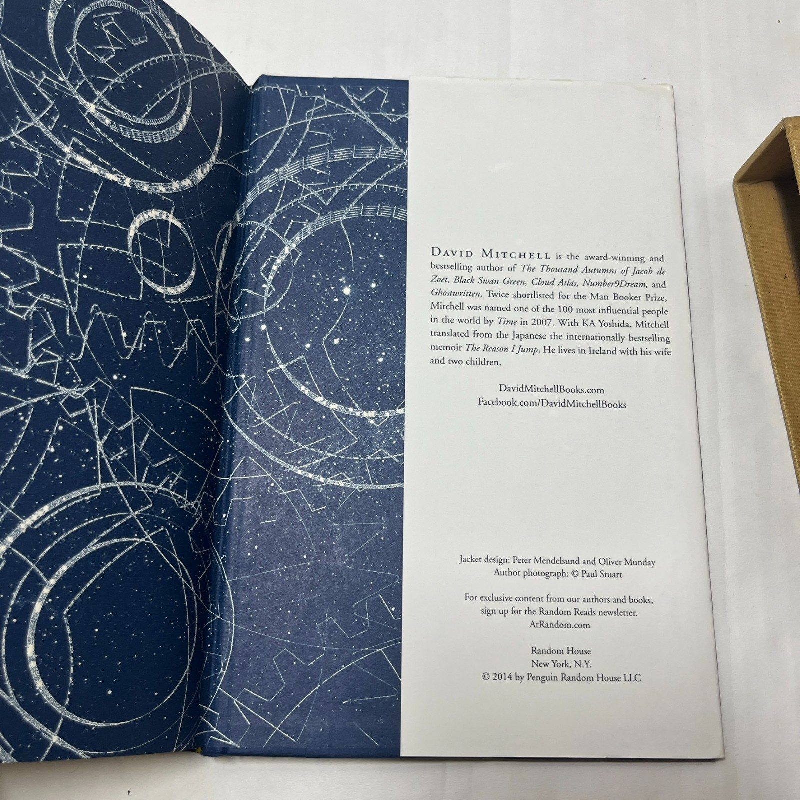 The Bone Clocks Novel by David Mitchell Signed 1st Edition 2014 HC/DJ & Booklet