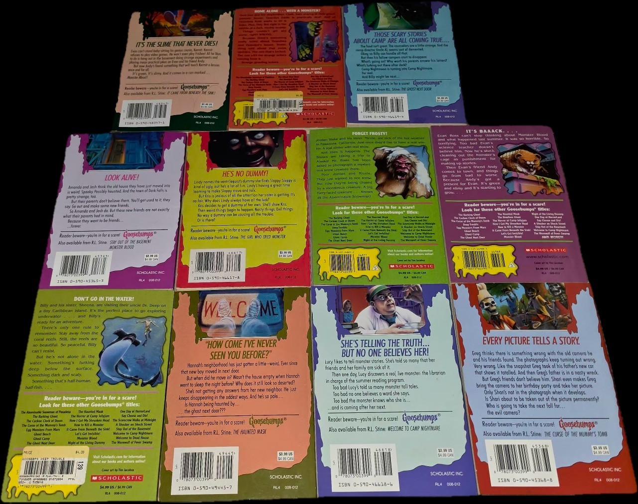 R.L. Stine Goosebumps Book Bundle