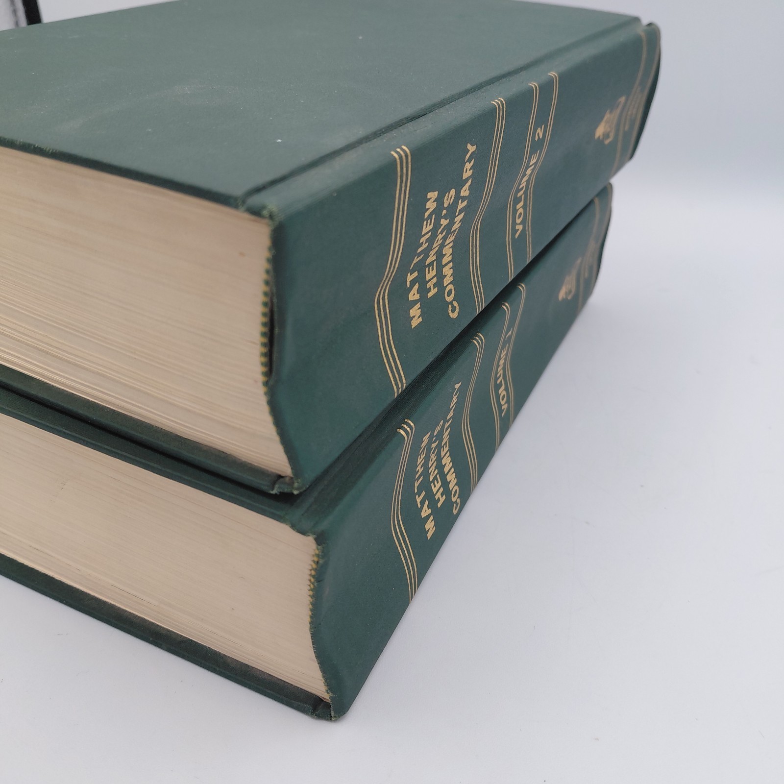Complete In 2 Volumes MATTHEW HENRYS COMMENTARY ON THE WHOLE BIBLE REVELL BOOKS