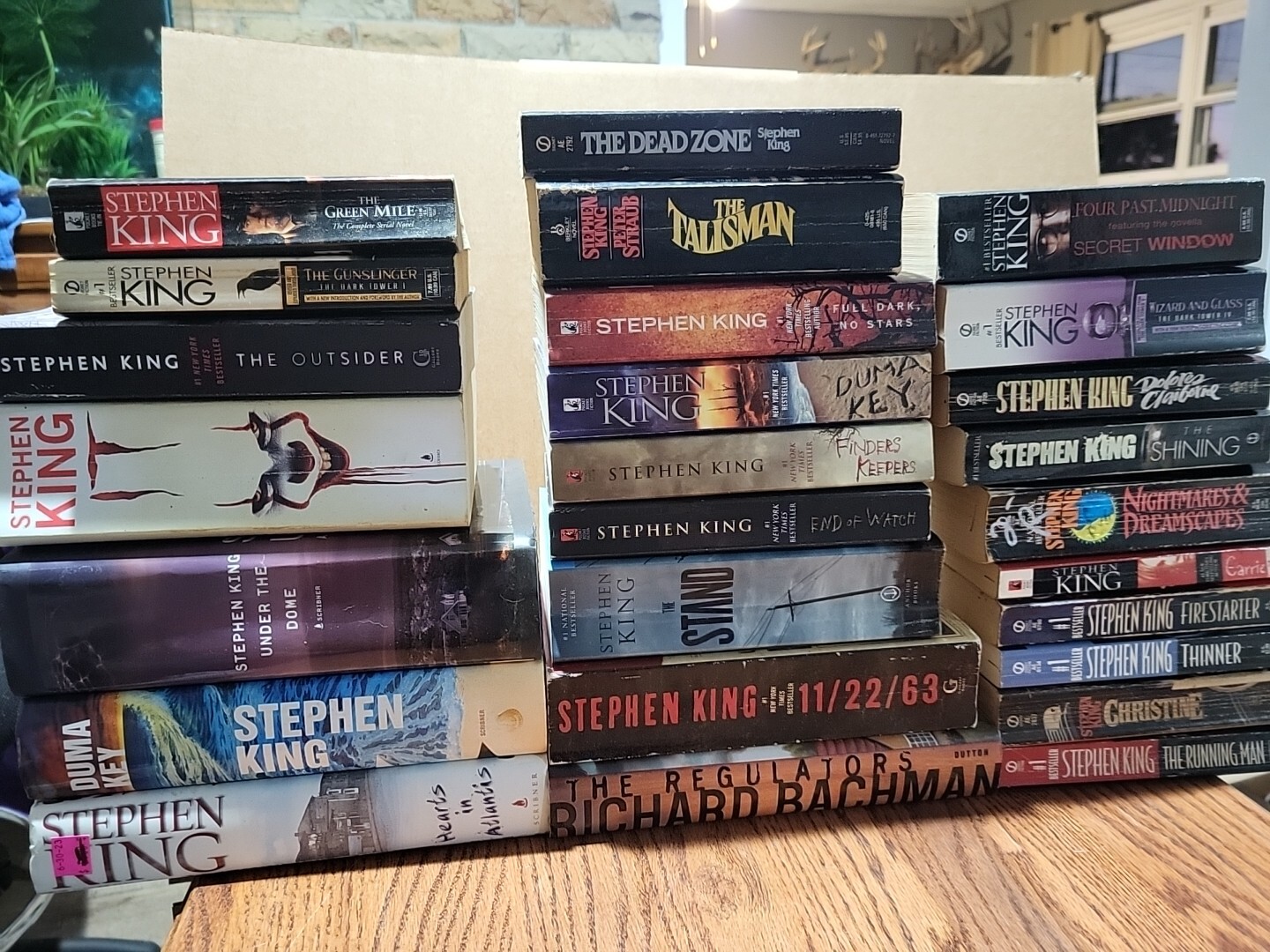 Lot Of 26 Stephen King books 3 Hardcover