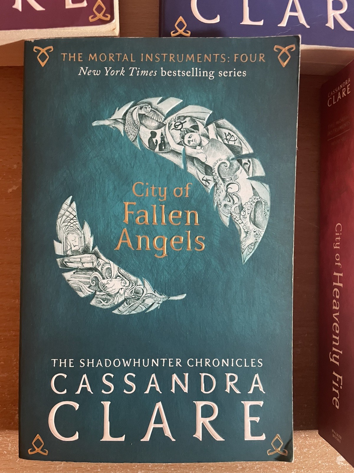 ☆ The Mortal Instruments 1-4 AND 6 ☆ SHADOWHUNTERS ☆ Cassandra Clare ☆