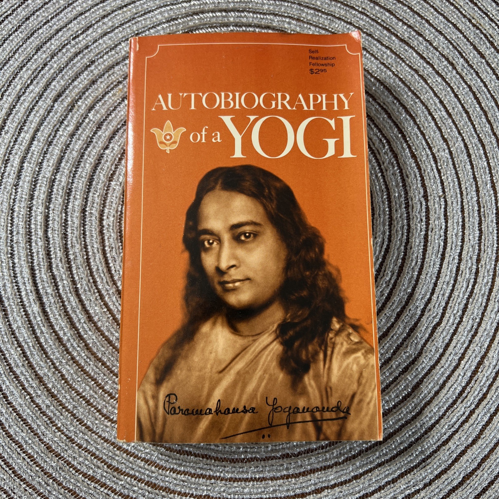 Autobiography of A Yogi by Paramahansa Yogananda Rare VTG 1974 Paperback Book