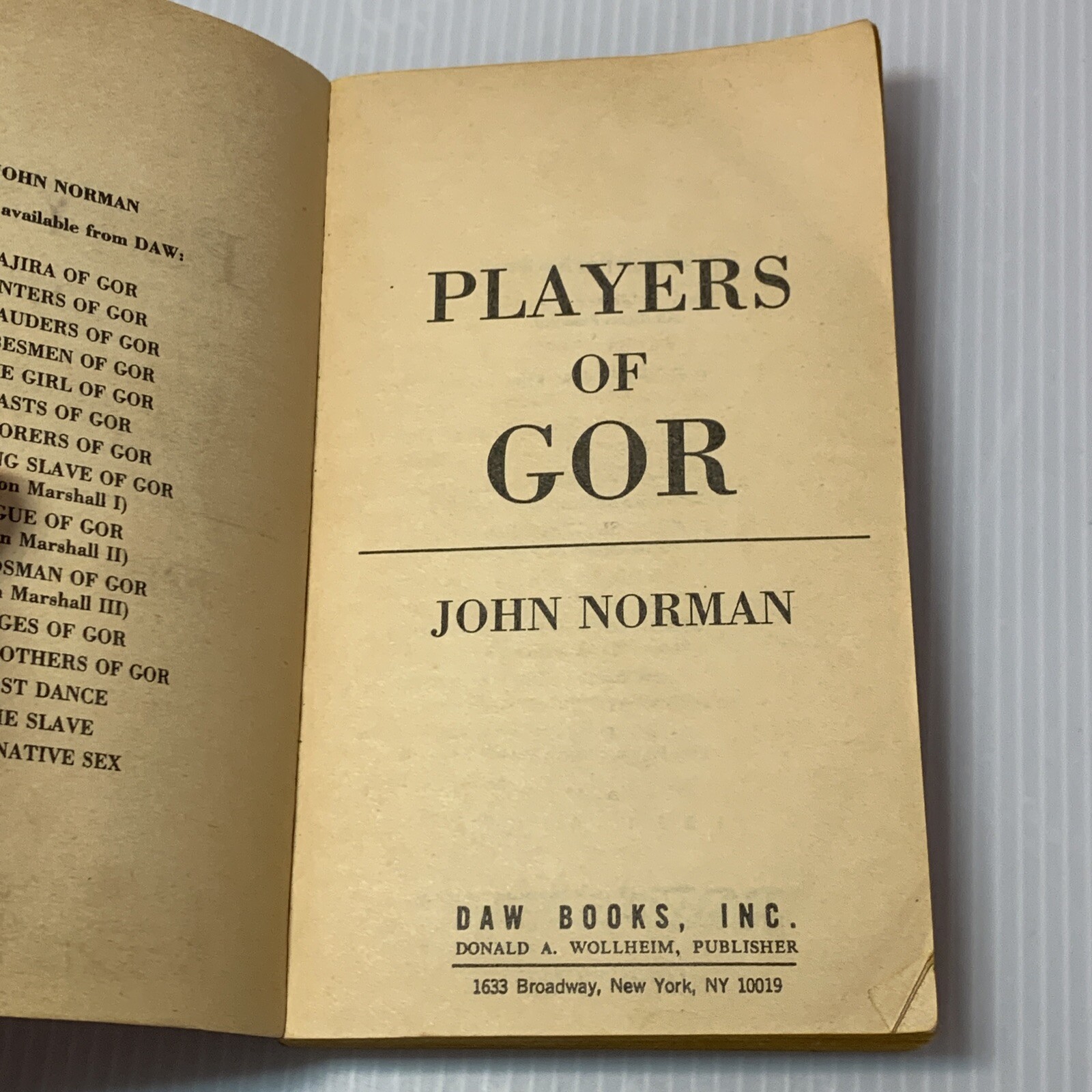 VTG John Norman Lot Of 2 DAW PB ~ Tarl Cabot Saga, Rogue Of Gor & Players Of Gor