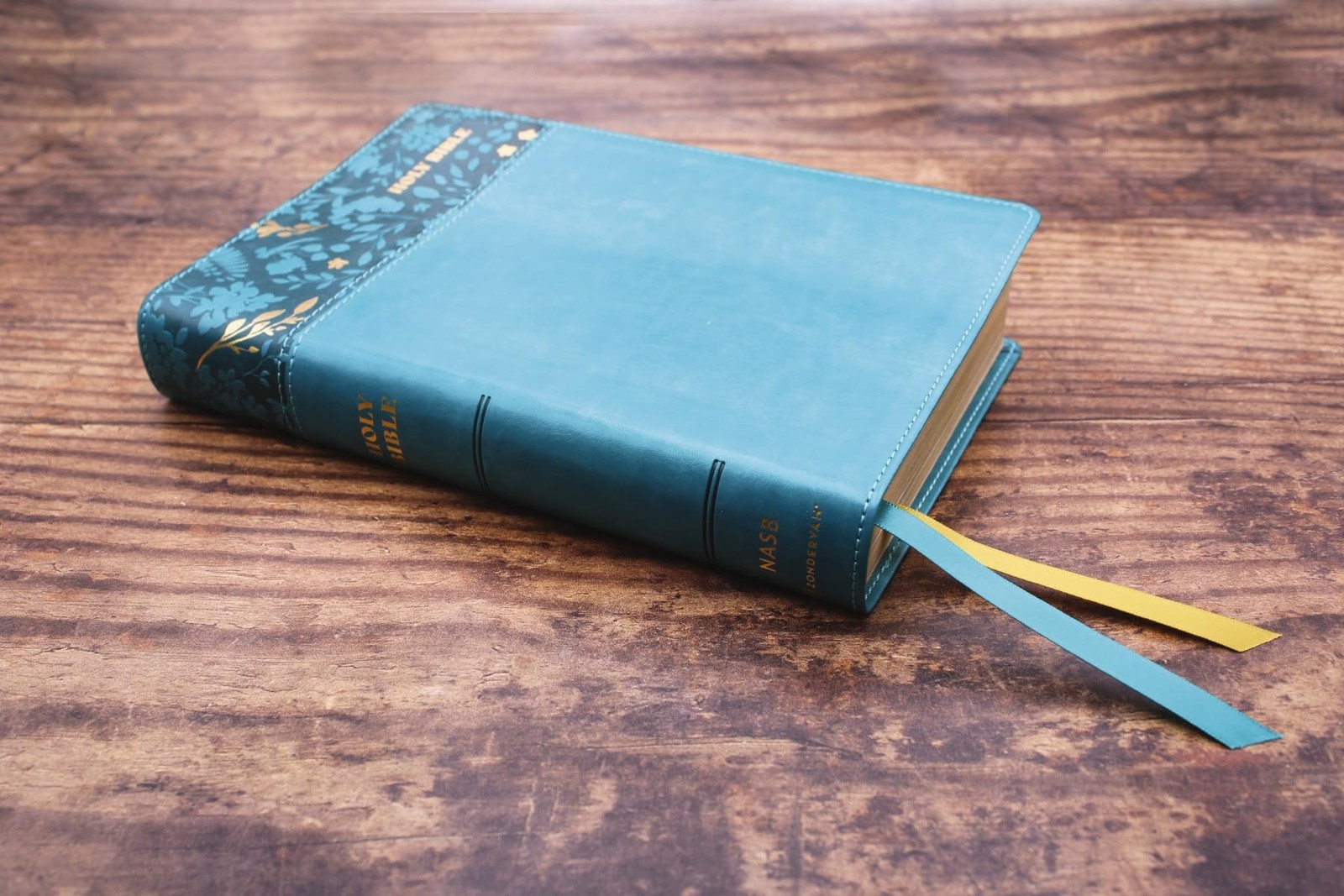 NASB Personal Size Bible Large Print Leathersoft Teal Red Letter 1995