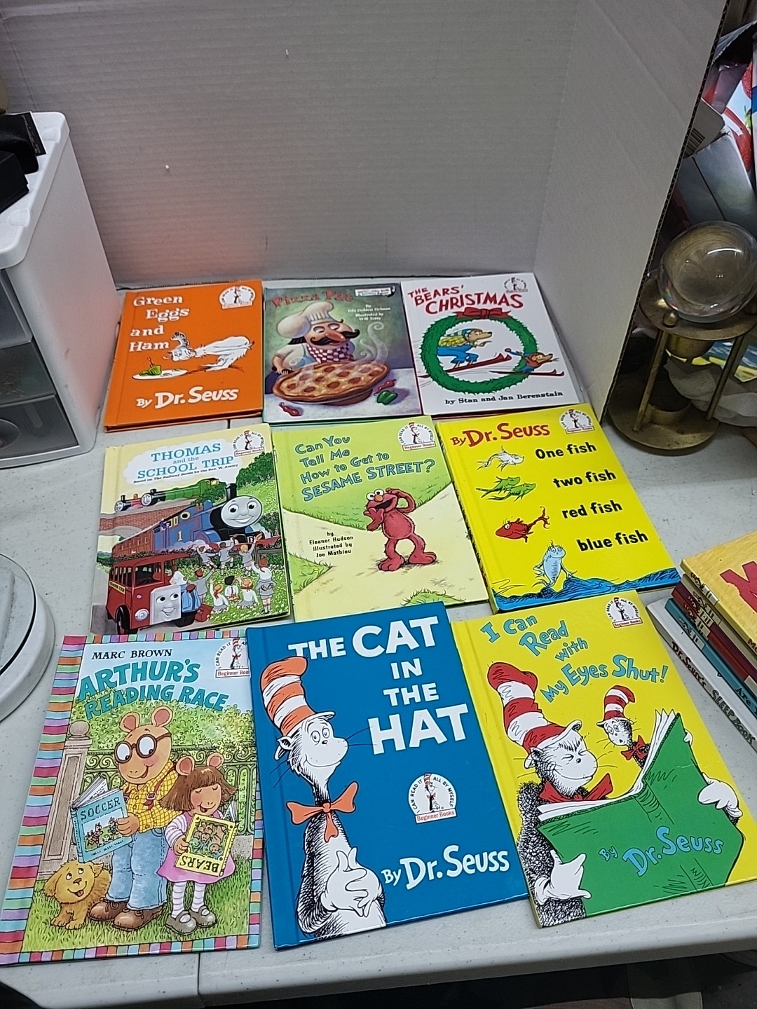 Lot Of 26 Dr. Seuss books! Very Good Condition! 1 Is Leap Frog Dr Seuss