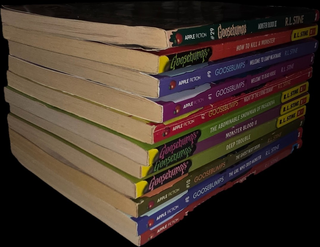 R.L. Stine Goosebumps Book Bundle